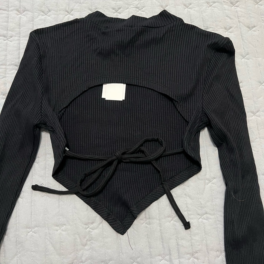Backless Tie Top - Picture 2 of 3